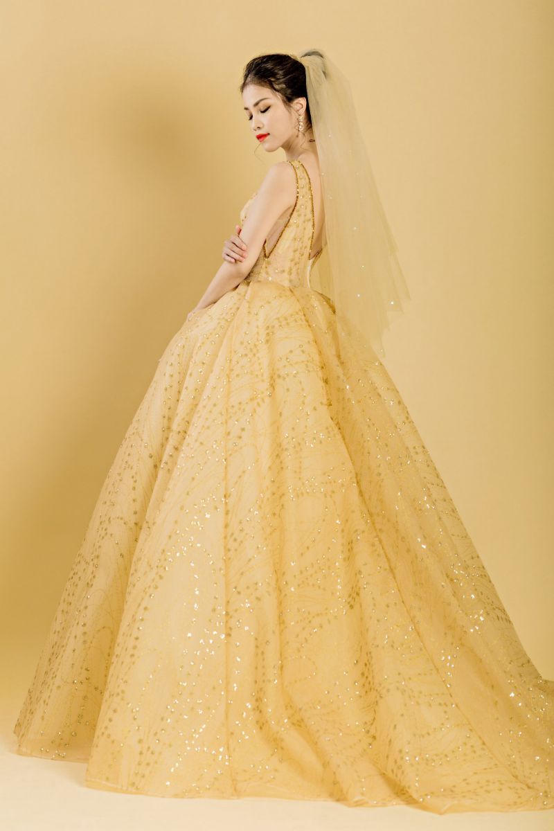 15 kiểu váy cưới màu vàng đẹp rực rỡ  webdamcuoi